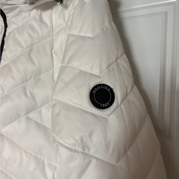 Nautica Women's White Quilted Winter Jacket. NWOT - Picture 7 of 12